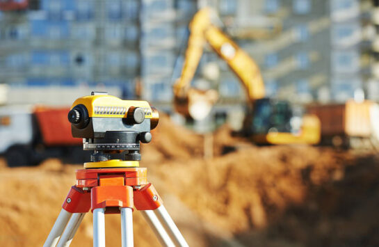 Surveyor total station for 3D scanning and point clouds